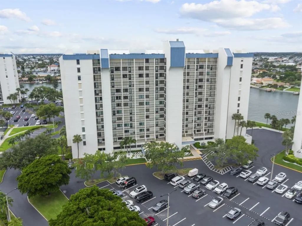 9425 Blind Pass Road 1207, ST. PETERSBURG