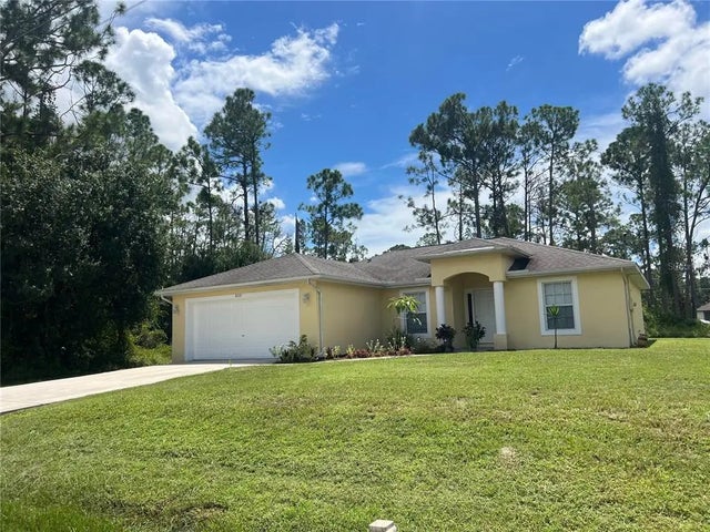 8221 Larrimore Avenue, NORTH PORT