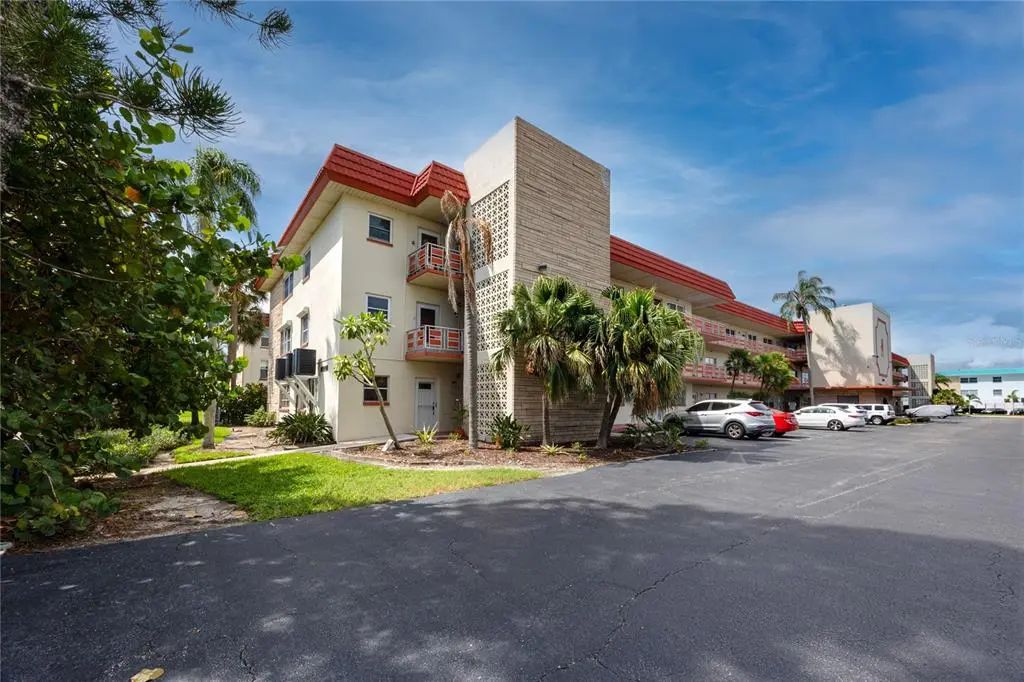 5840 30th Avenue S 201, GULFPORT
