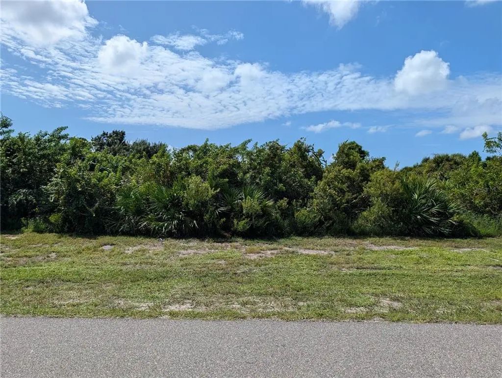 281 Baytree Drive, ROTONDA WEST