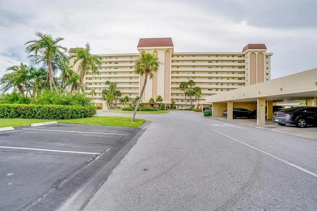 4750 Cove Circle 706, ST PETERSBURG