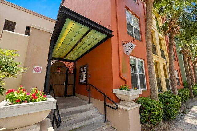 2410 W Azeele Street 214, TAMPA