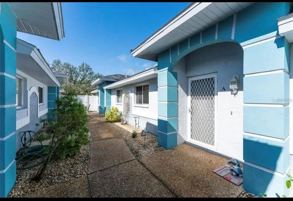 6527 Hamlet Drive 26-a, ENGLEWOOD