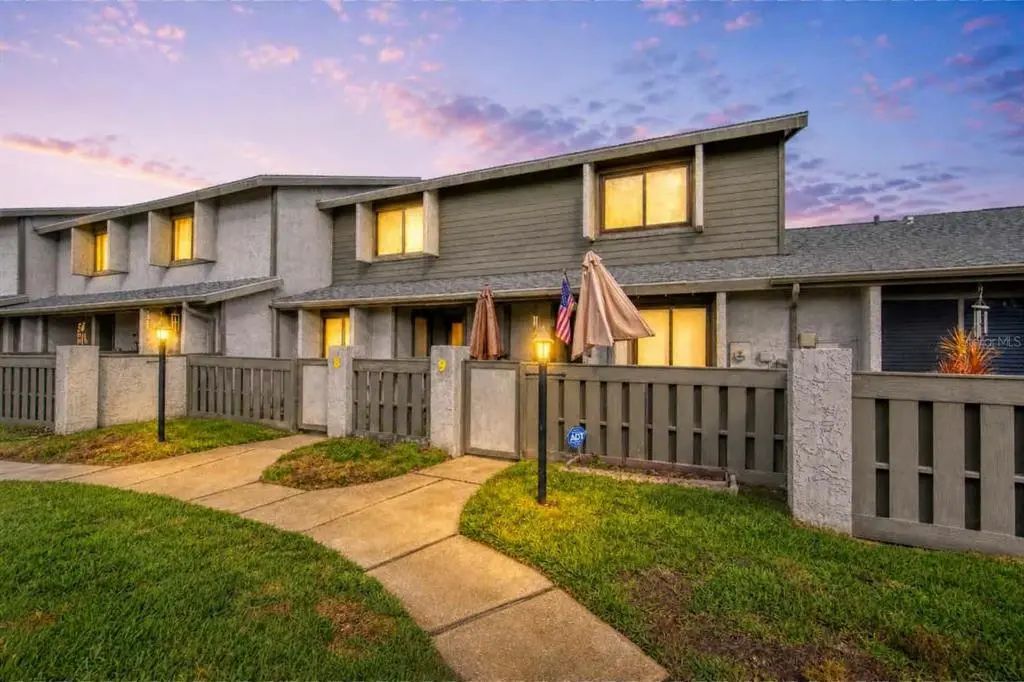 210 Lemon Tree Lane 9, ORMOND BEACH