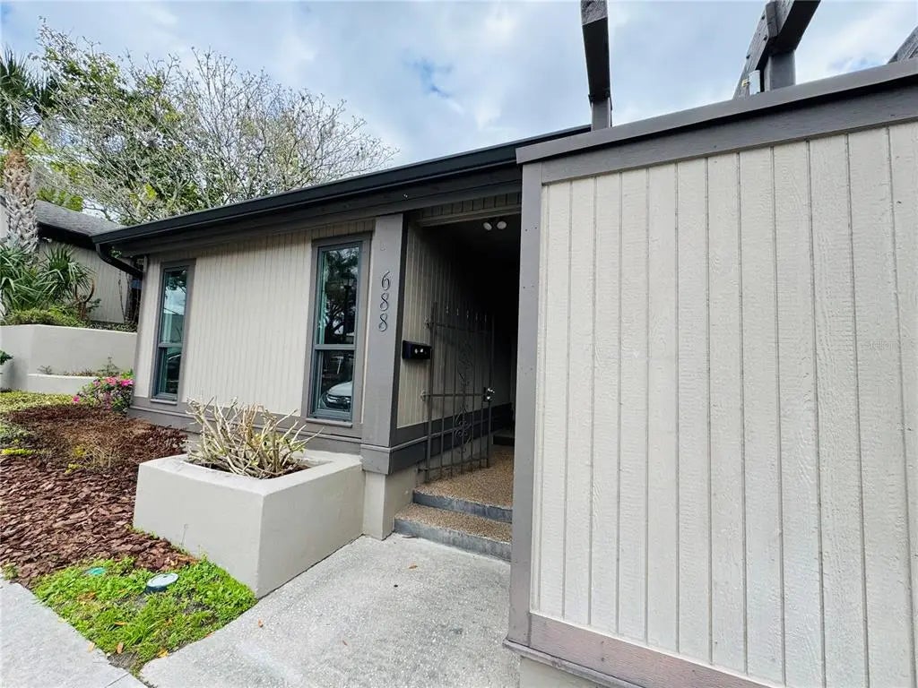 688 Lake Villas Drive 688, ALTAMONTE SPRINGS