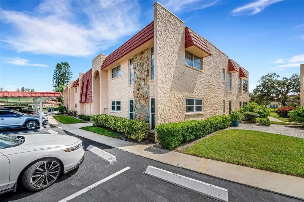223 Buttonwood Circle 223, SEMINOLE