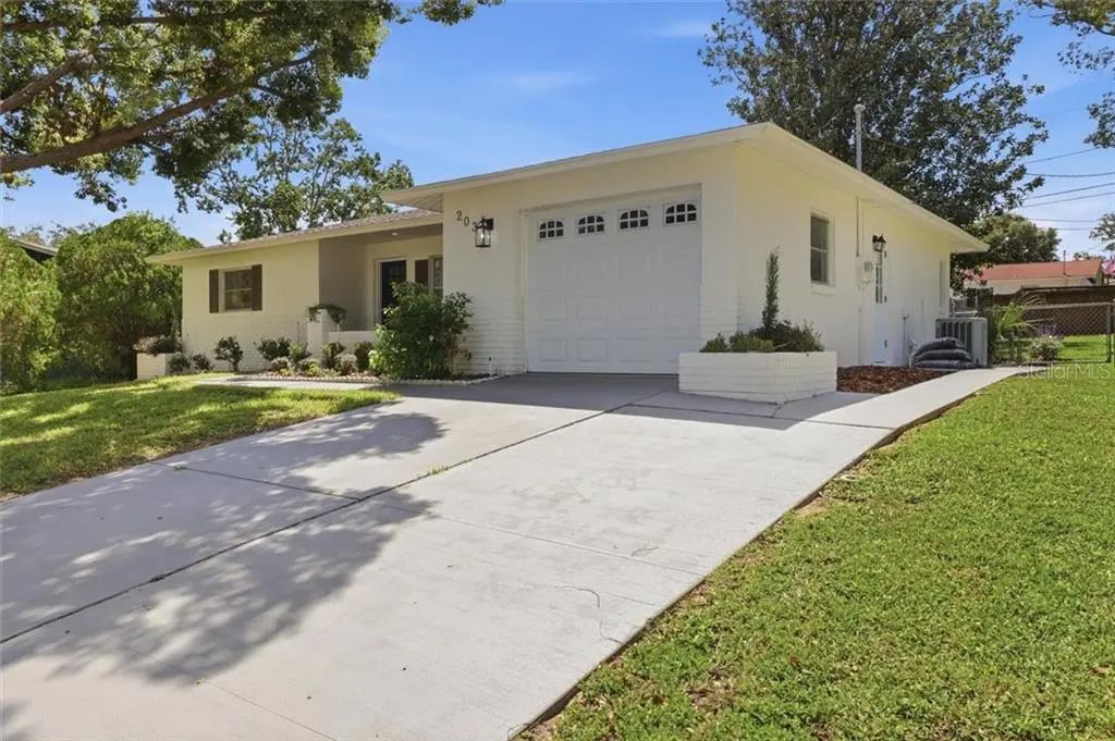 203 Lee Street, Beverly Hills