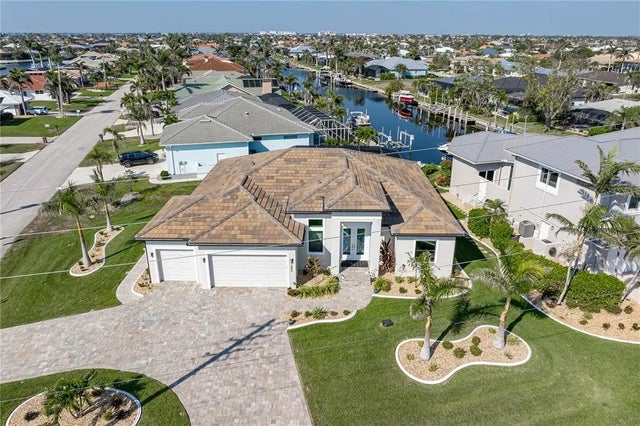 1880 Aqui Esta Drive, PUNTA GORDA