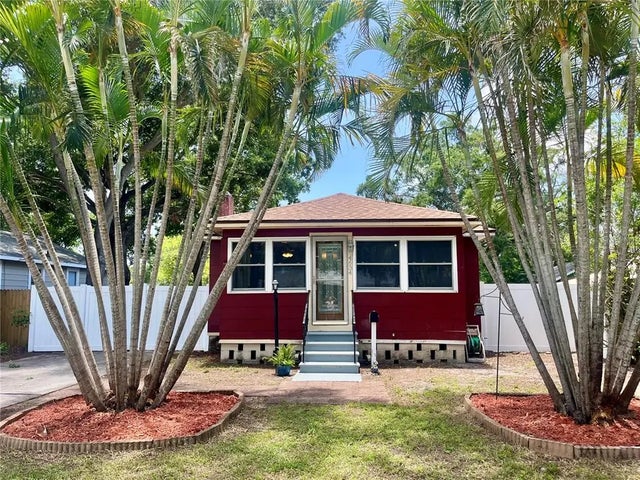 4634 Iris Street N, ST PETERSBURG