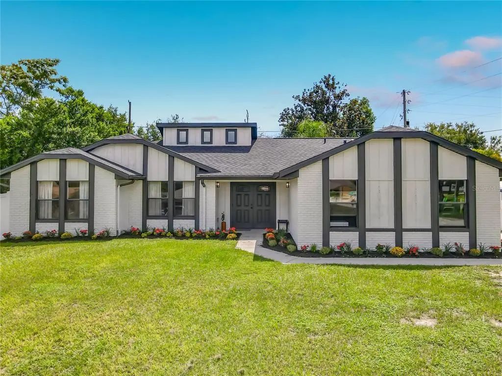 2121 Arrowhead Avenue, DELTONA