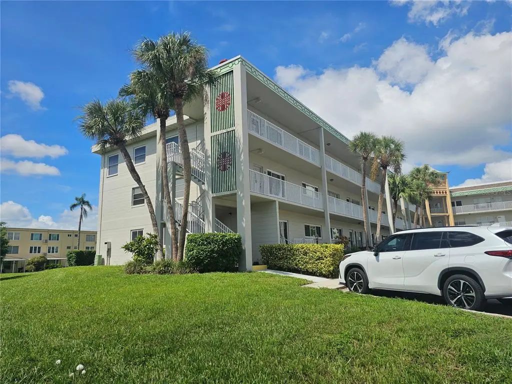 2070 World Parkway Boulevard 22, CLEARWATER