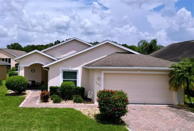 206 Golf Vista Drive, DAVENPORT