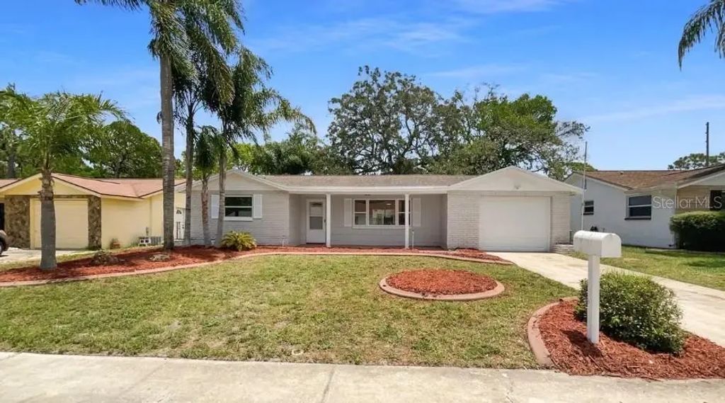 2530 Flintwood Drive, HOLIDAY