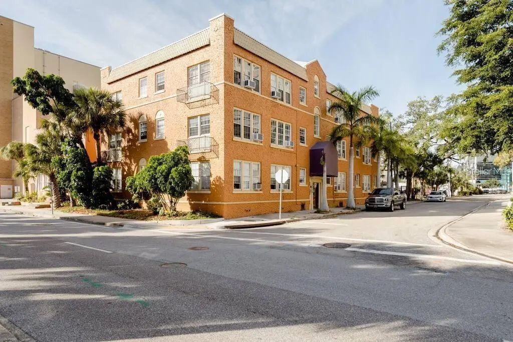 118 Indian Place 15, SARASOTA