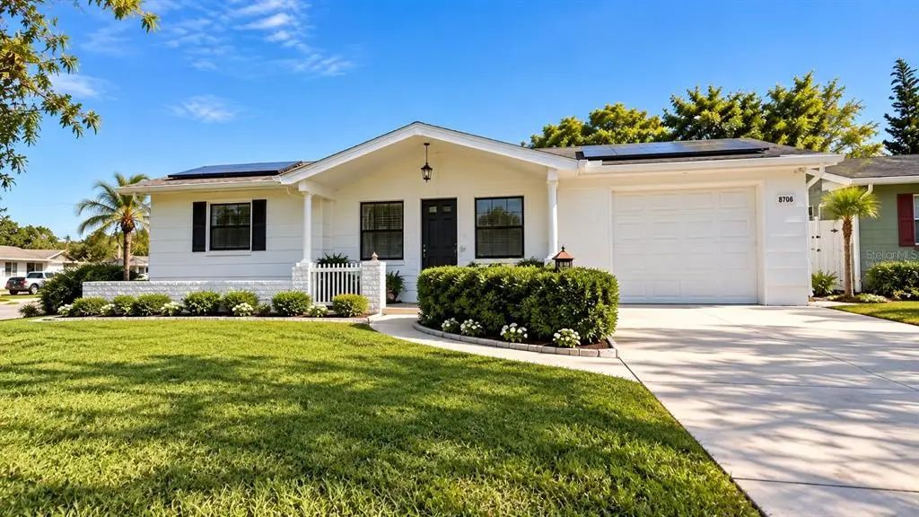 3708 Holiday Lake Drive, HOLIDAY