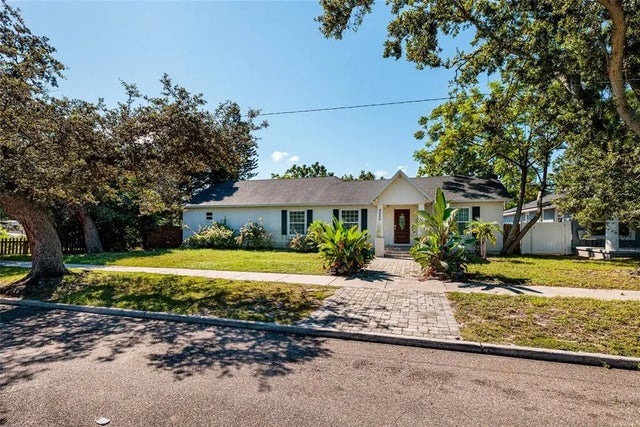 4320 8th Avenue N, ST PETERSBURG