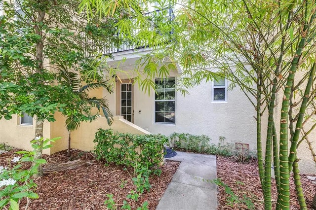 962 Sombra Street, TAMPA