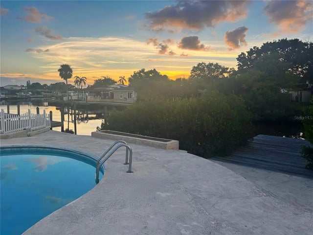 8403 Sandstone Court, TAMPA