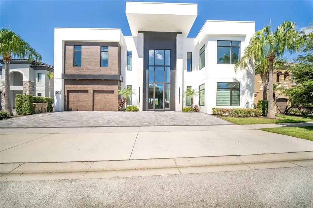 900 Golden Bear Drive, REUNION