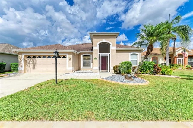 10726 Old Grove Circle, BRADENTON