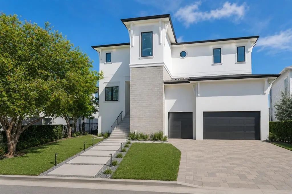 654 Geneva Place, TAMPA