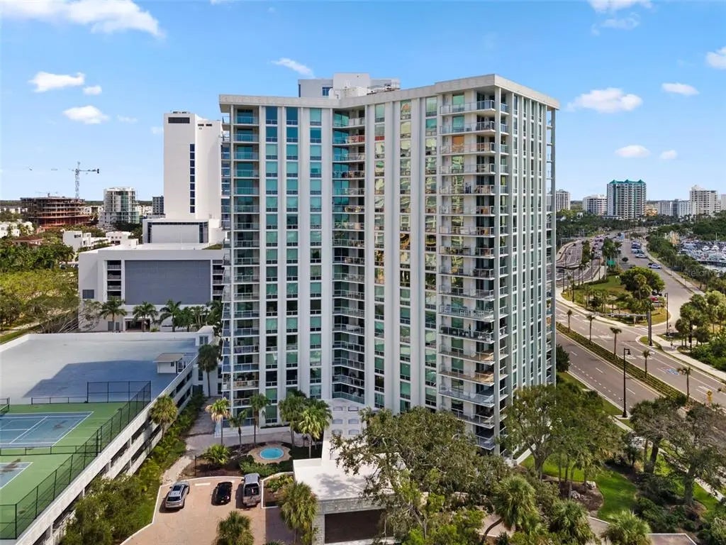 1111 N Gulfstream Avenue 6b