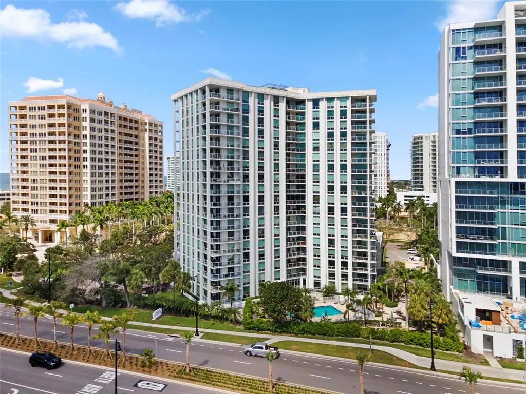 1111 N Gulfstream Avenue 6b