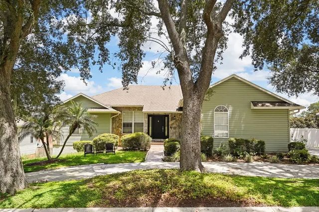 1922 Matthew Court, LAKELAND