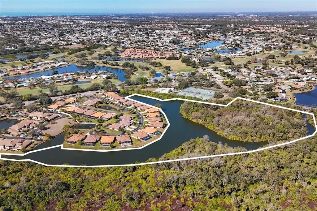 E Sklar Drive, VENICE