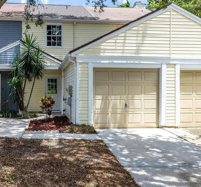 6211 Oak Cluster Circle, TAMPA