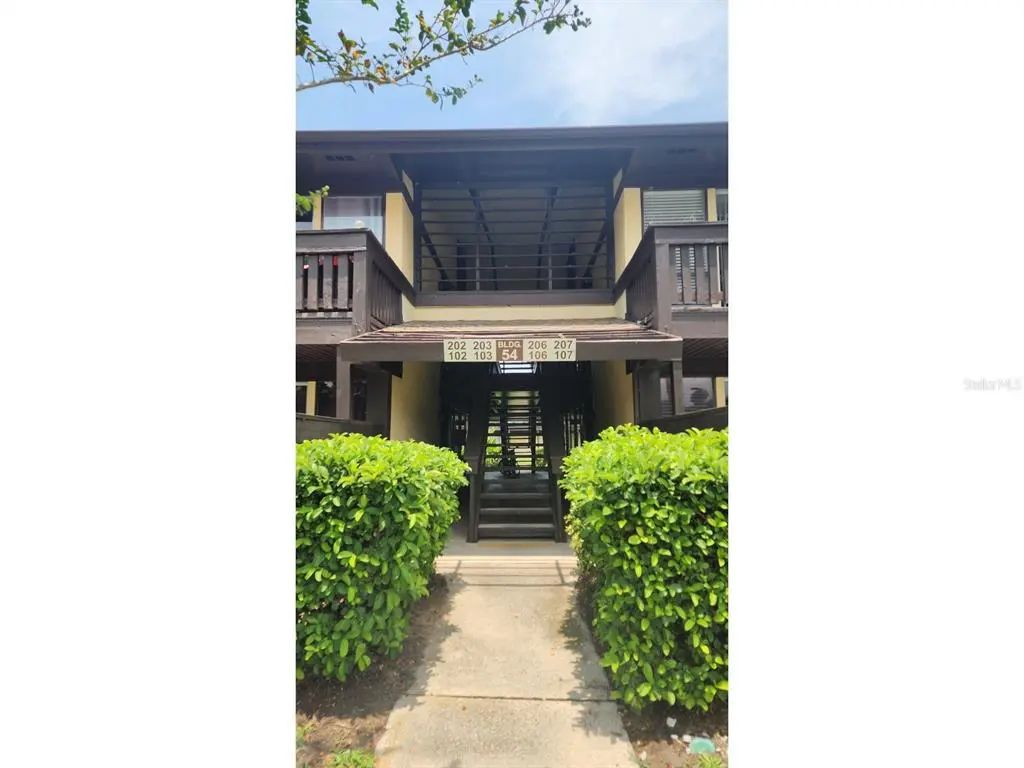54 Club House Drive 103, PALM COAST