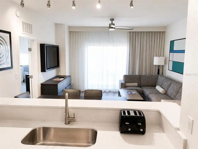 14501 Grove Resort Ave, WINTER GARDEN