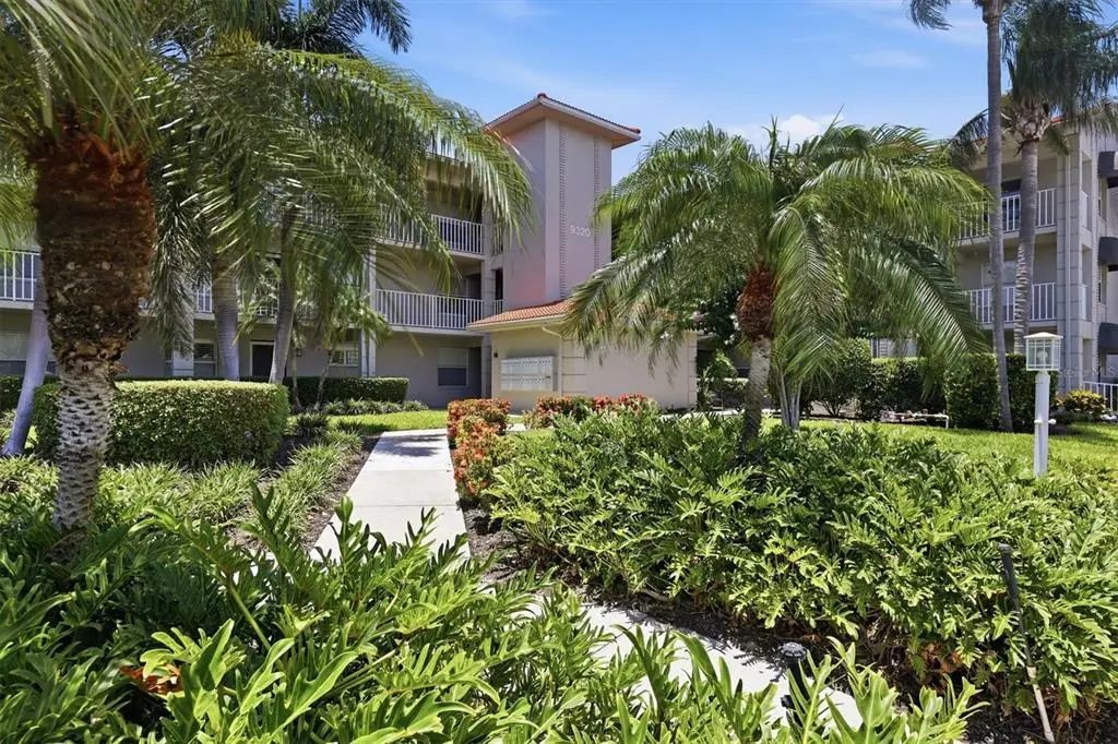 9320 Clubside Circle 2209, SARASOTA