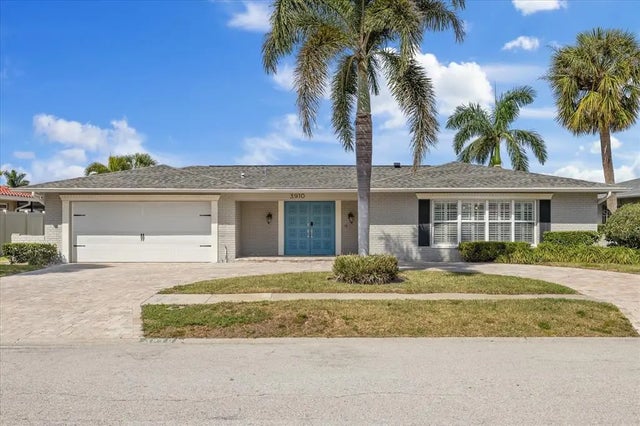 3910 Doral Drive, TAMPA