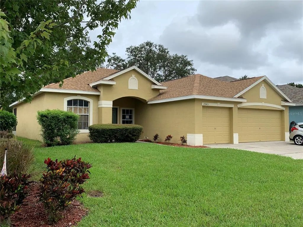 1945 Blue River Road, HOLIDAY