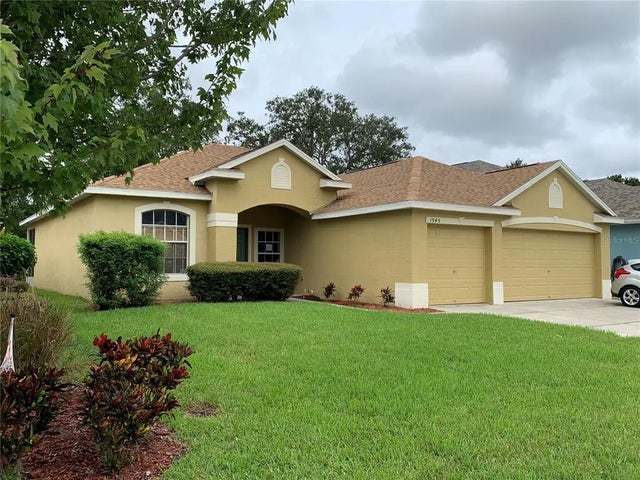 1945 Blue River Road, HOLIDAY