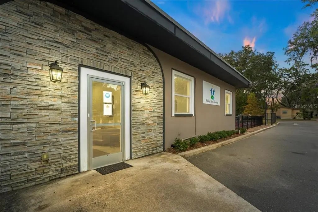 1938 Ne Waldo Road, GAINESVILLE