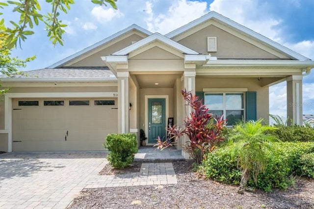 9101 Carmela Avenue, DAVENPORT