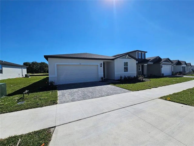 823 Sunshower Drive, LADY LAKE