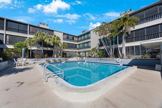 215 Valencia Boulevard 205, BELLEAIR BLUFFS