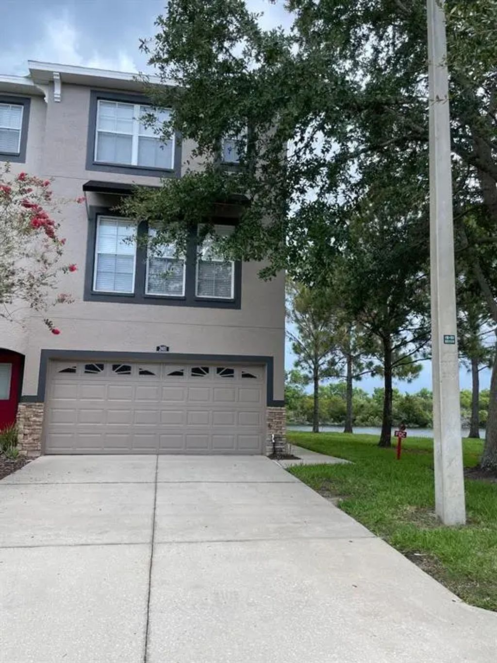 2401 Lexington Oak Drive, BRANDON