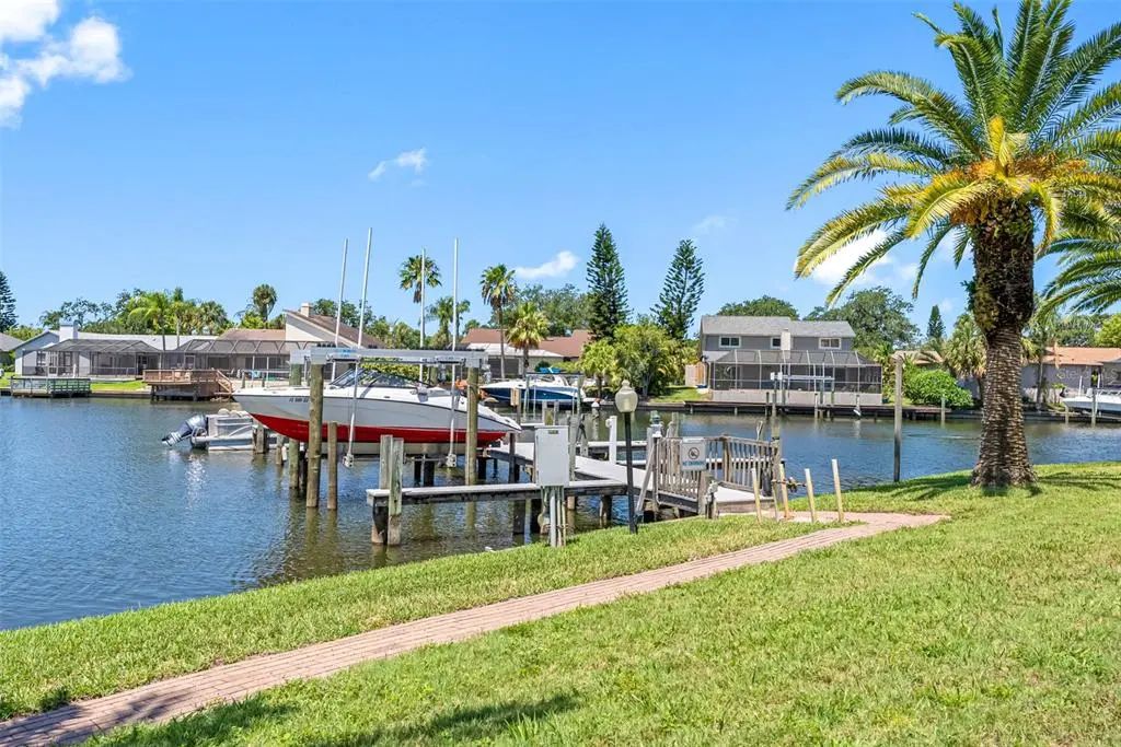 10416 Saint Tropez Place, TAMPA