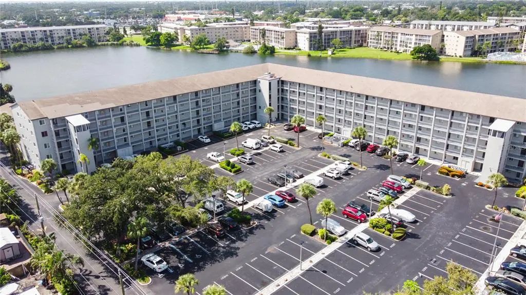 3362 Lake Bayshore Drive P214, BRADENTON