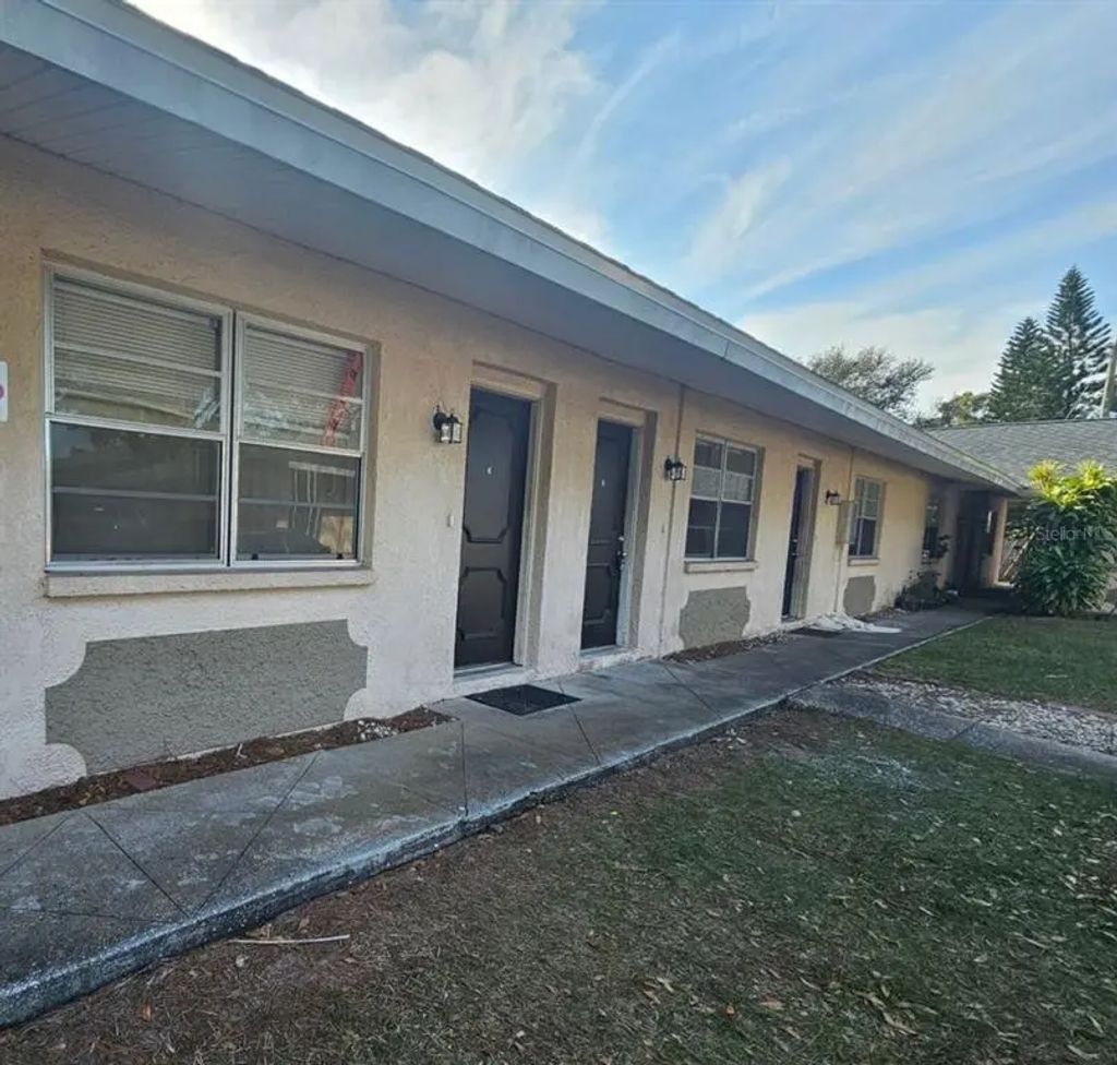 201 Nw Jefferson Circle N 2, ST PETERSBURG