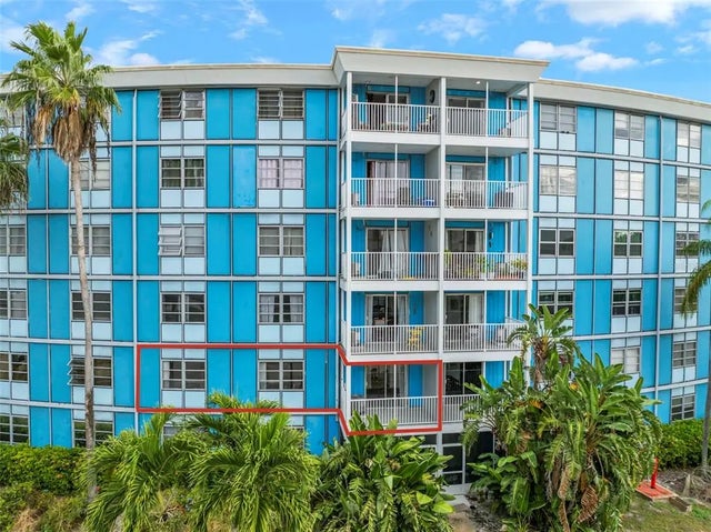 3315 58th Avenue S 208, ST PETERSBURG