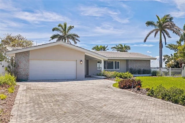 11055 7th Street E, TREASURE ISLAND