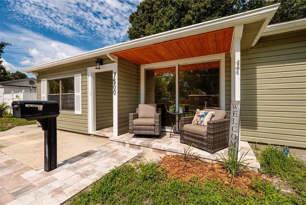 7500 15th Street N, ST PETERSBURG