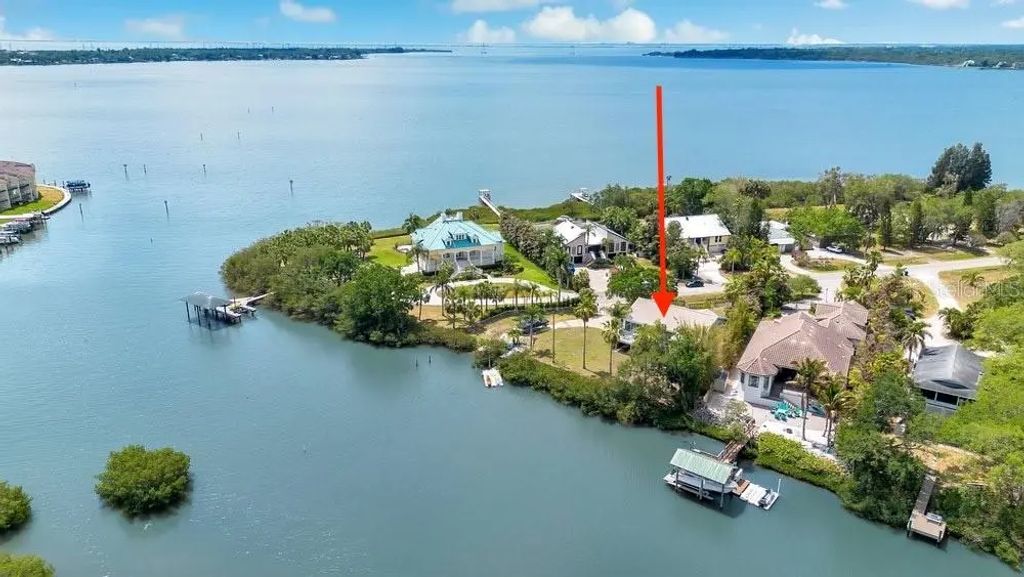 3858 Shore Boulevard, OLDSMAR