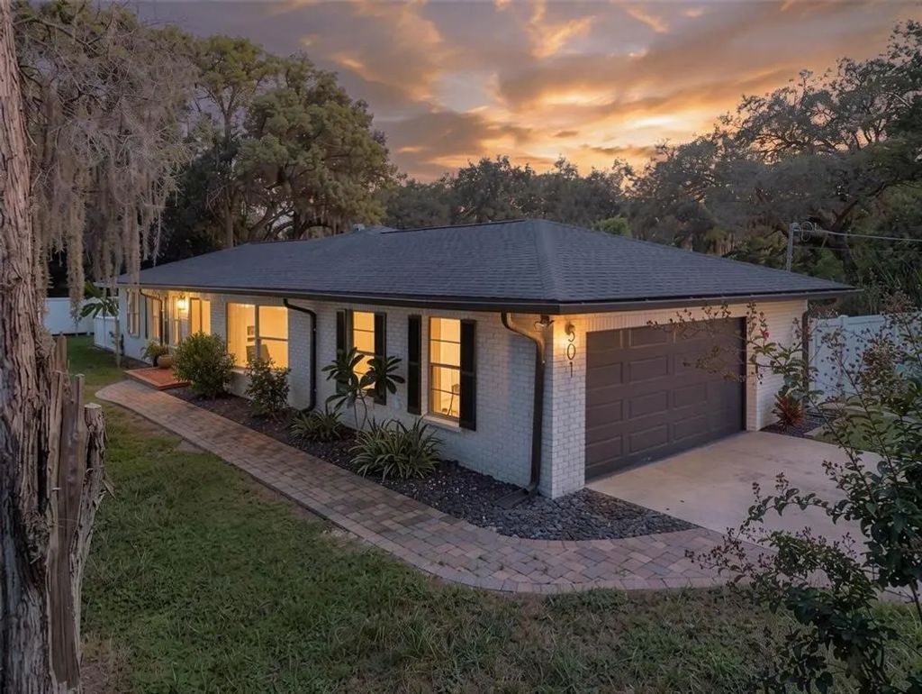 501 W 124th Avenue, TAMPA