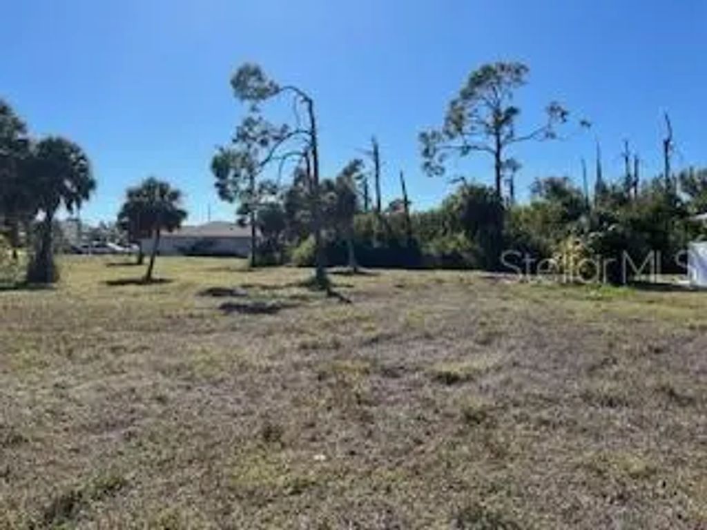 4 Tournament Road, ROTONDA WEST